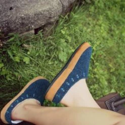 Acorn Womens Geo Embroidered Hoodback Slippers -The Warming Store acorn women s geo embroidered hoodback slippers 112