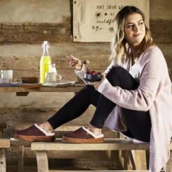 Acorn Womens Sustainable Camden Clog Slippers 12 Acorn Womens Sustainable Camden Clog Slippers -The Warming Store acorn women s sustainable camden clog slippers 105