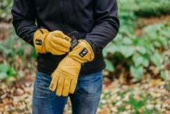 ActionHeat 7V 2200mAh Battery & Charger Kit -The Warming Store actionheat 7v 2200mah battery charger kit 118