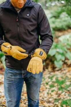 ActionHeat 7V 2200mAh Battery & Charger Kit -The Warming Store actionheat 7v 2200mah battery charger kit 119