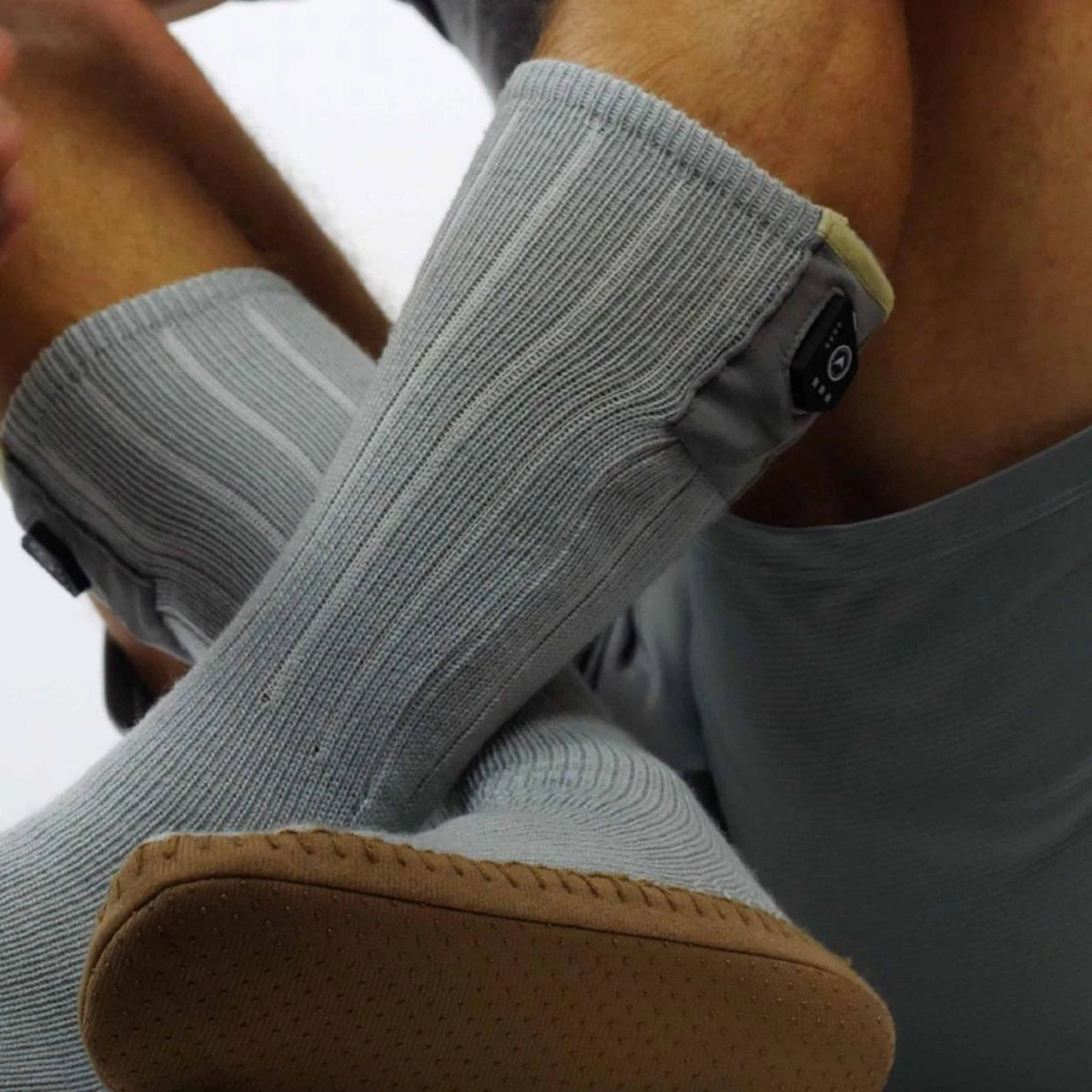 FNDN 3.7V Heated Slipper Socks 5 FNDN 3.7V Heated Slipper Socks - Image 3